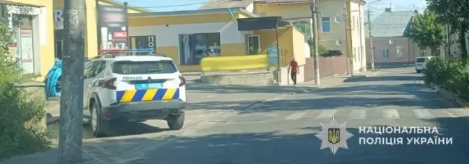 На Львівщині автомобіль збив 19-річну дівчину. Постраждала в лікарні