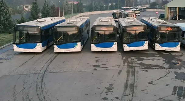 Краків передав Києву п’ять автобусів для подолання транспортного дефіциту під час блекаутів