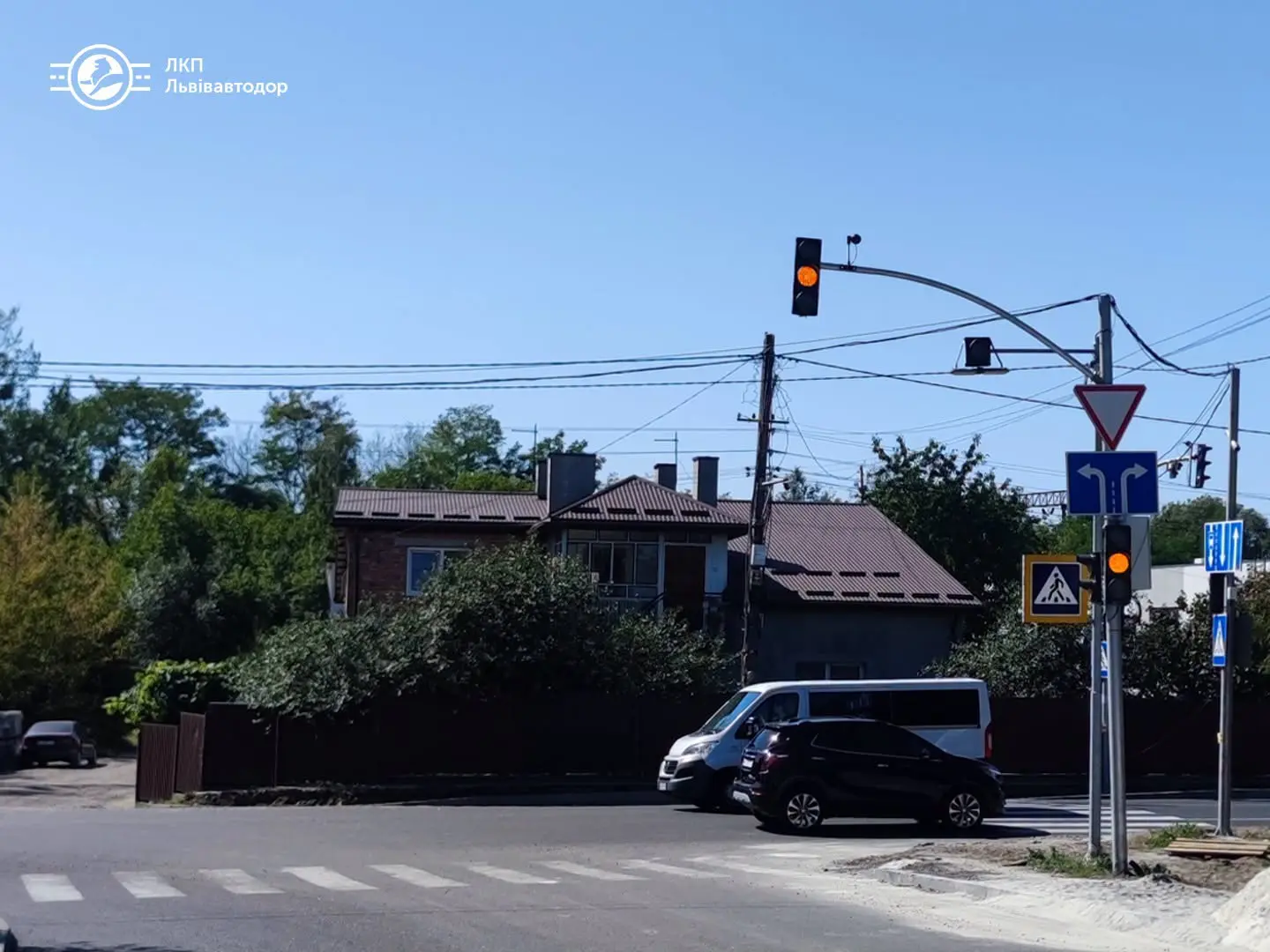 Новий світлофорний об'єкт на перехресті вул. Шевченка-Брюховицька / фото: ЛКП "Львівавтодор"