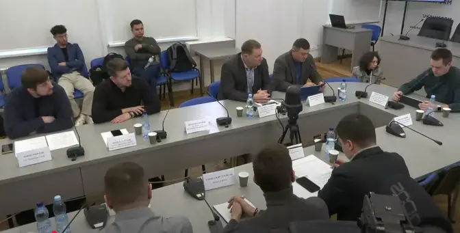 У Києві відбувся круглий стіл про роботу транспорту під час тривог. Кличка не запросили