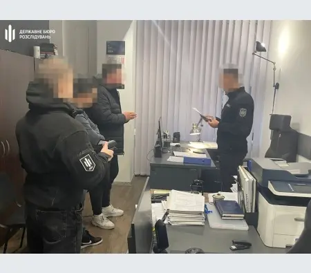 У Києві судитимуть поліцейських за побиття чоловіка біля Голосіївського ТЦК: ДБР передало справу до суду