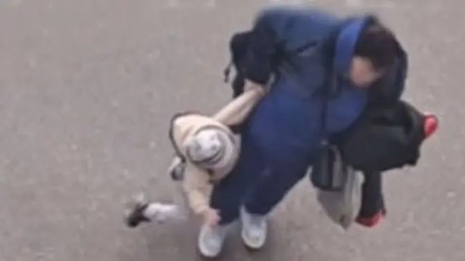 У Києві притягнули до адміністративної відповідальності бабусю, яка била онука