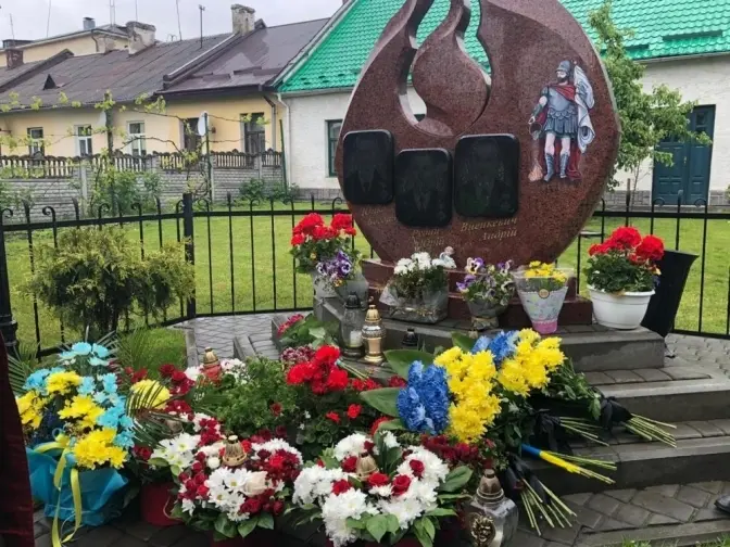 На Львівщині вшанували рятувальників, які загинули на полігоні в Грибовичах