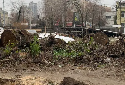 УПЦ МП почала будівництво на місці скверу на Овруцькій
