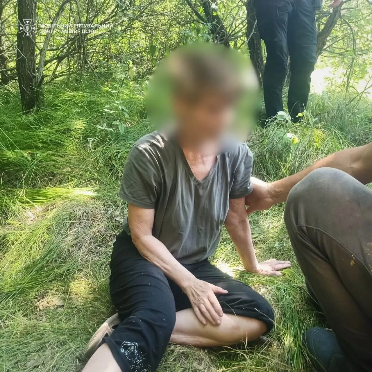 Три дні вважалася зниклою: на Львівщині врятували жінку 1963 року народження / фото: ДСНС