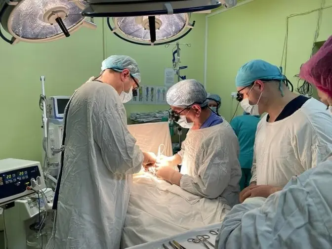 Львівські лікарі прооперували 10-річного хлопчика, який не міг говорити