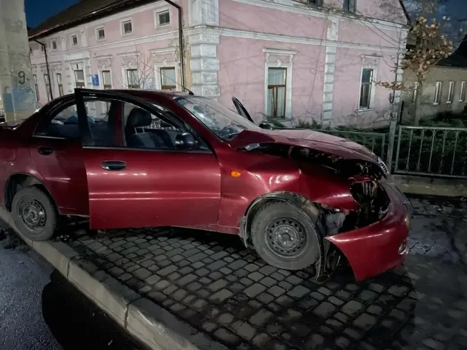 На Львівщині у ДТП постраждала 19-річна дівчина