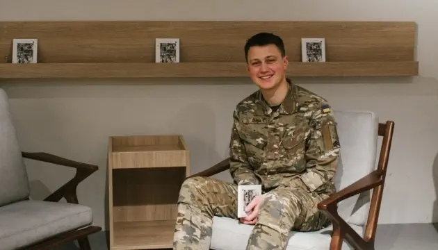 Артур Дронь відмовився від співпраці з норвезьким виданням, яке публікувало книжку про російського військового