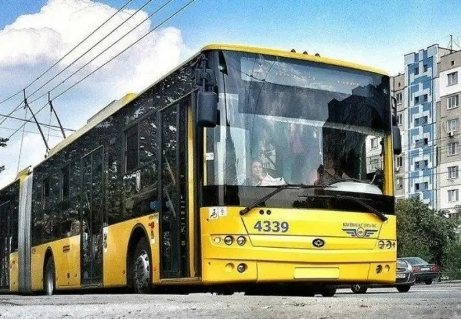 На Оболоні до кінця весни закрили один з тролейбусних маршрутів
