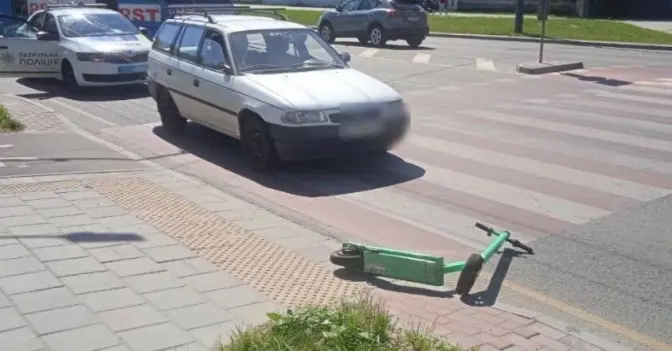 У Львові знову сталася ДТП за участі електросамоката і автомобіля