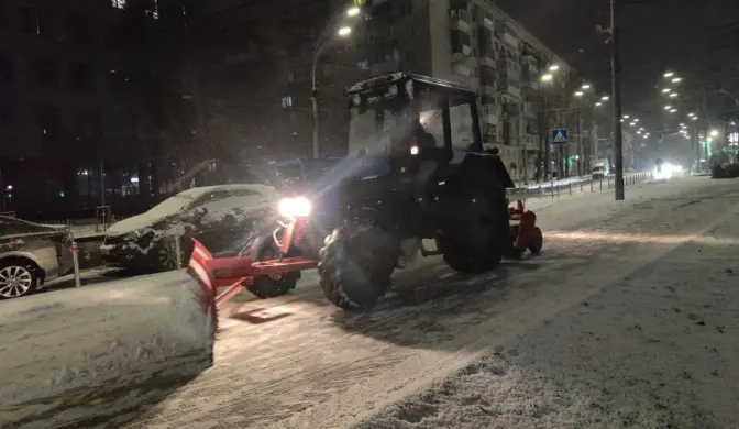 У Києві 19 лютого очікується ожеледь, на вулицях 280 одиниць снігоприбиральної техніки