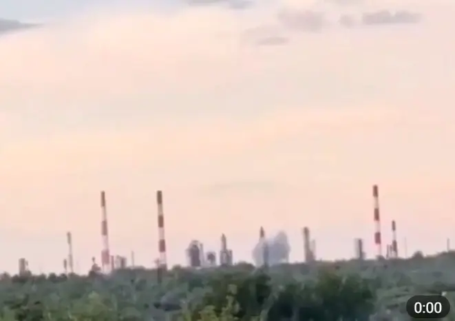 Уражений Сизранський нафтопереробний завод / Скриншот з відео, яке оприлюднив Генштаб ЗСУ