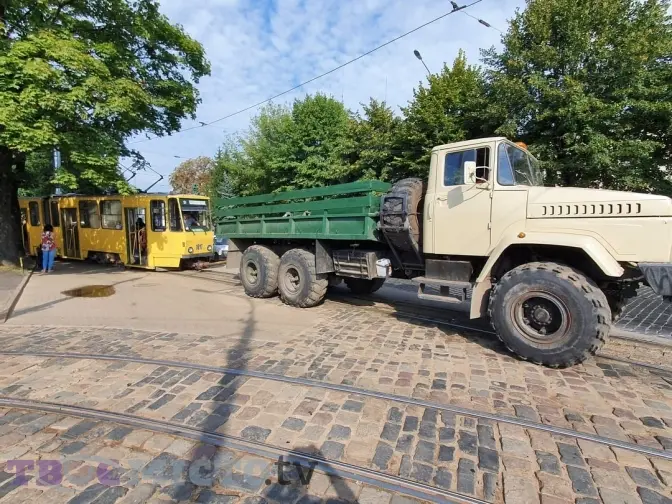 У Львові вийшли з ладу одразу дві кабельні лінії. Їх проклали ще понад 50 років тому