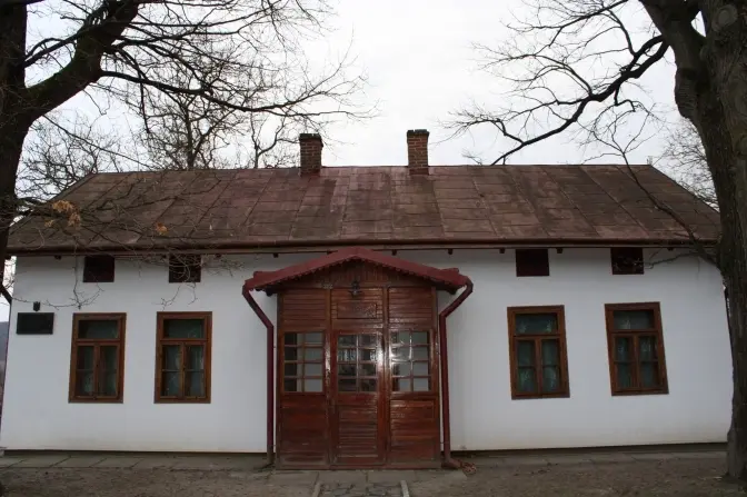 В місті кажуть про критичний стан музею Коновальця на Львівщині
