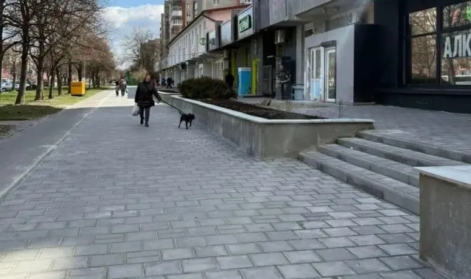 У Львові оновили хідник біля майбутнього Центру життєстійкості