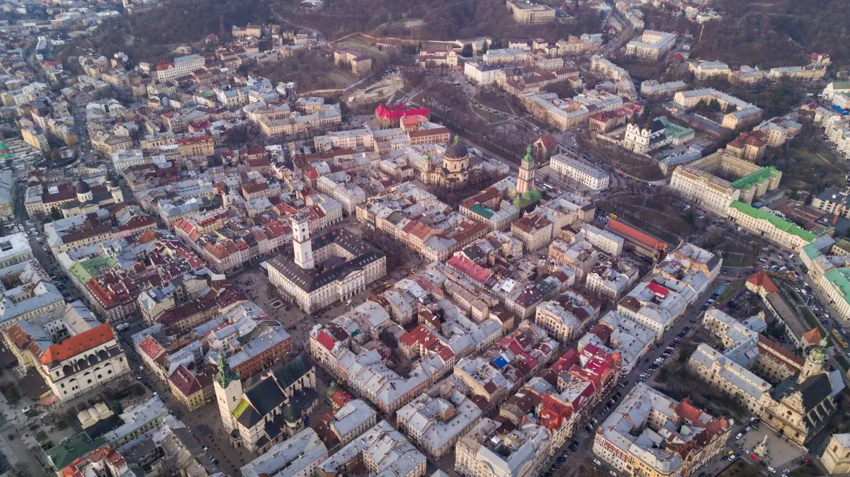 Вибори голови Львівської ОТГ. Олег Синютка наздоганяє у рейтингу Садового