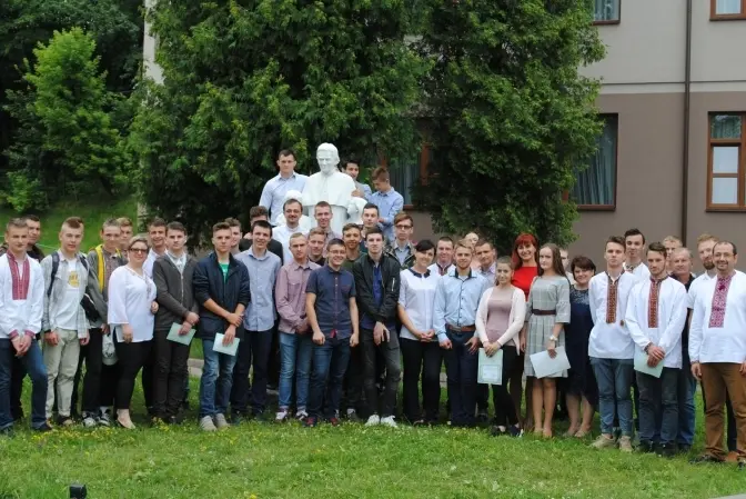 Як працює молодіжний центр імені Святого Івана Боско у Львові. Відео