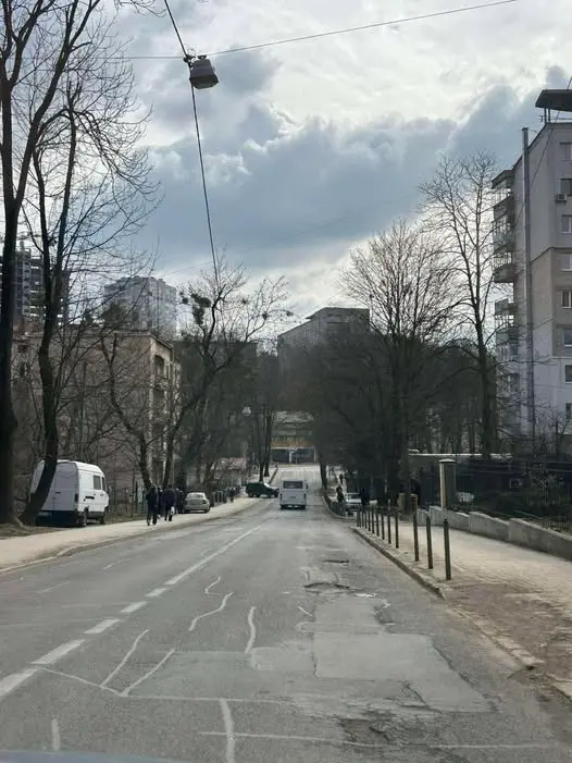 На вихідних у Франківському районі ремонтуватимуть дороги: рух частково обмежать