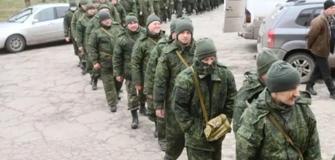 Окупанти на Донеччині готуються «кинути» на передову 250 в’язнів, – Генштаб