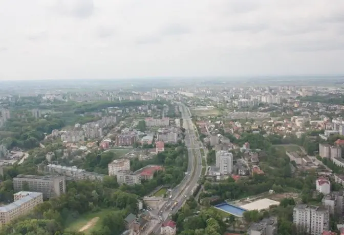 У Франківському районі дві компанії додатково вивозитимуть сміття