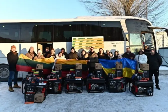 Дитячі будинки на Київщині отримали 40 генераторів від литовської організації