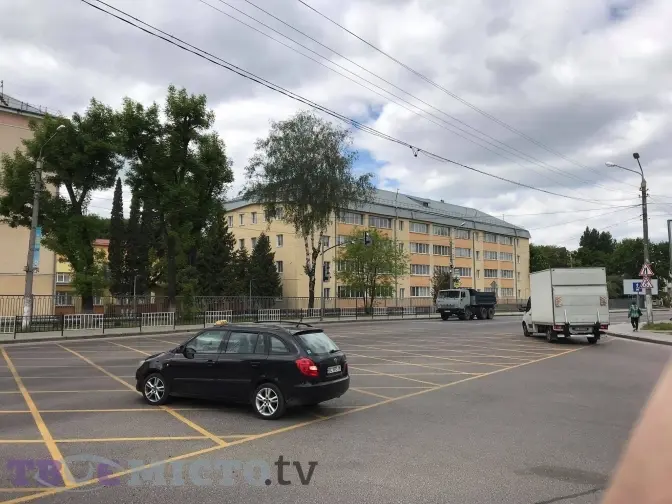 Що змінить нова розмітка «вафельниця» на перехресті Пасічна – Медової Печери у Львові. Відео