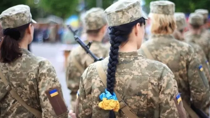 Президент підписав закон про добровільний військовий облік для жінок