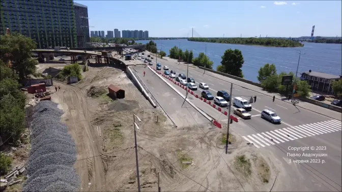 На Дарницькому мосту в Києві завершують добудову з'їздів на лівий берег