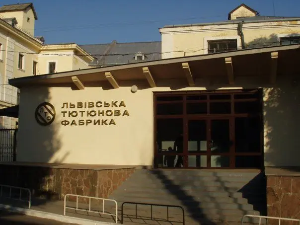 Чим завершились обшуки БЕБ на Винниківській тютюновій фабриці
