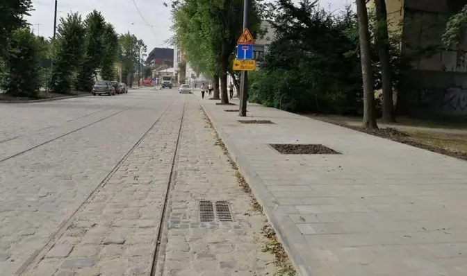 У Львові на одній із вулиць ремонтуватимуть дощоприймачі: для руху приватного транспорту будуть зміни
