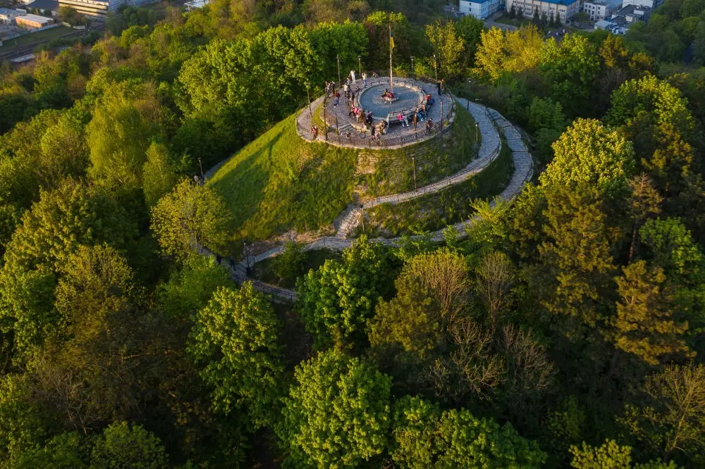 фото: високий замок
