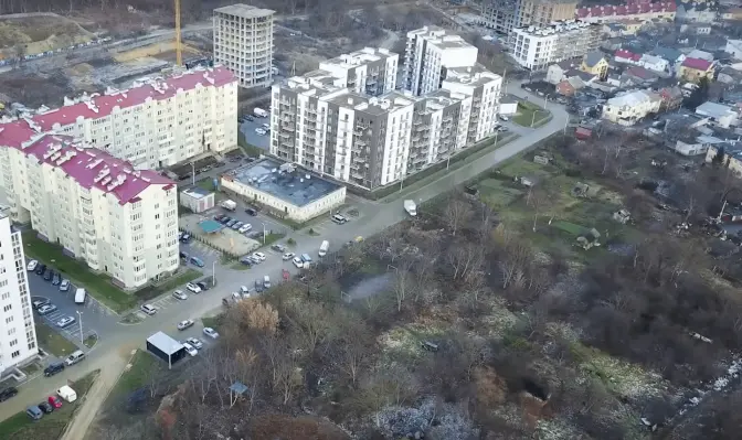 Під Голоском планують новий паркінг з укриттям