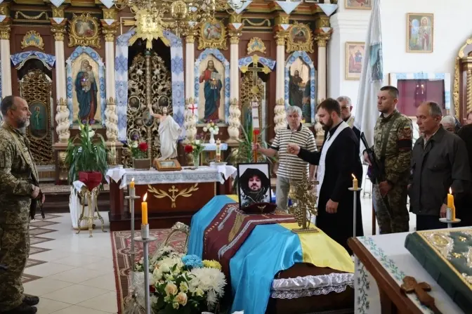 Віддали своє життя за Україну. На Львівщині попрощалися із загиблими захисниками