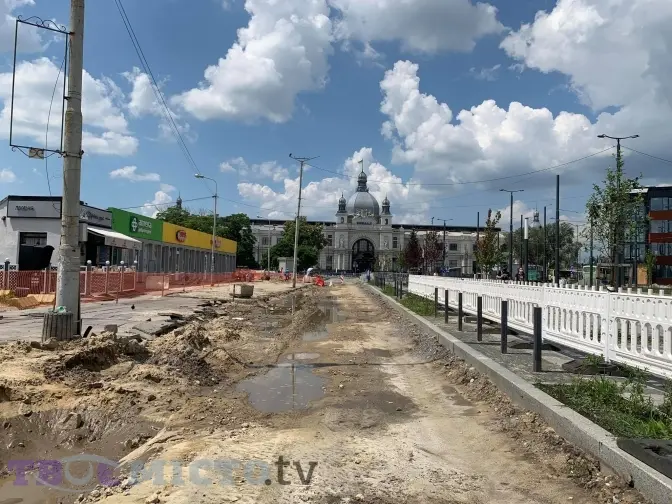 Як ремонтують вулицю Чернівецьку у Львові. Актуальні фото