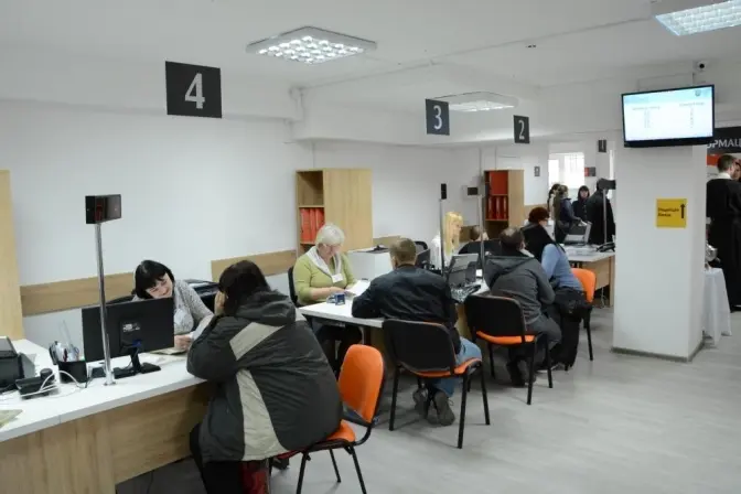 Як працюватимуть ЦНАПи на Великдень у Львові. Розклад