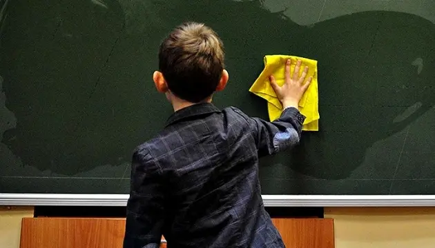 Лише чверть навчальних закладів у Львові вчаться в очному форматі