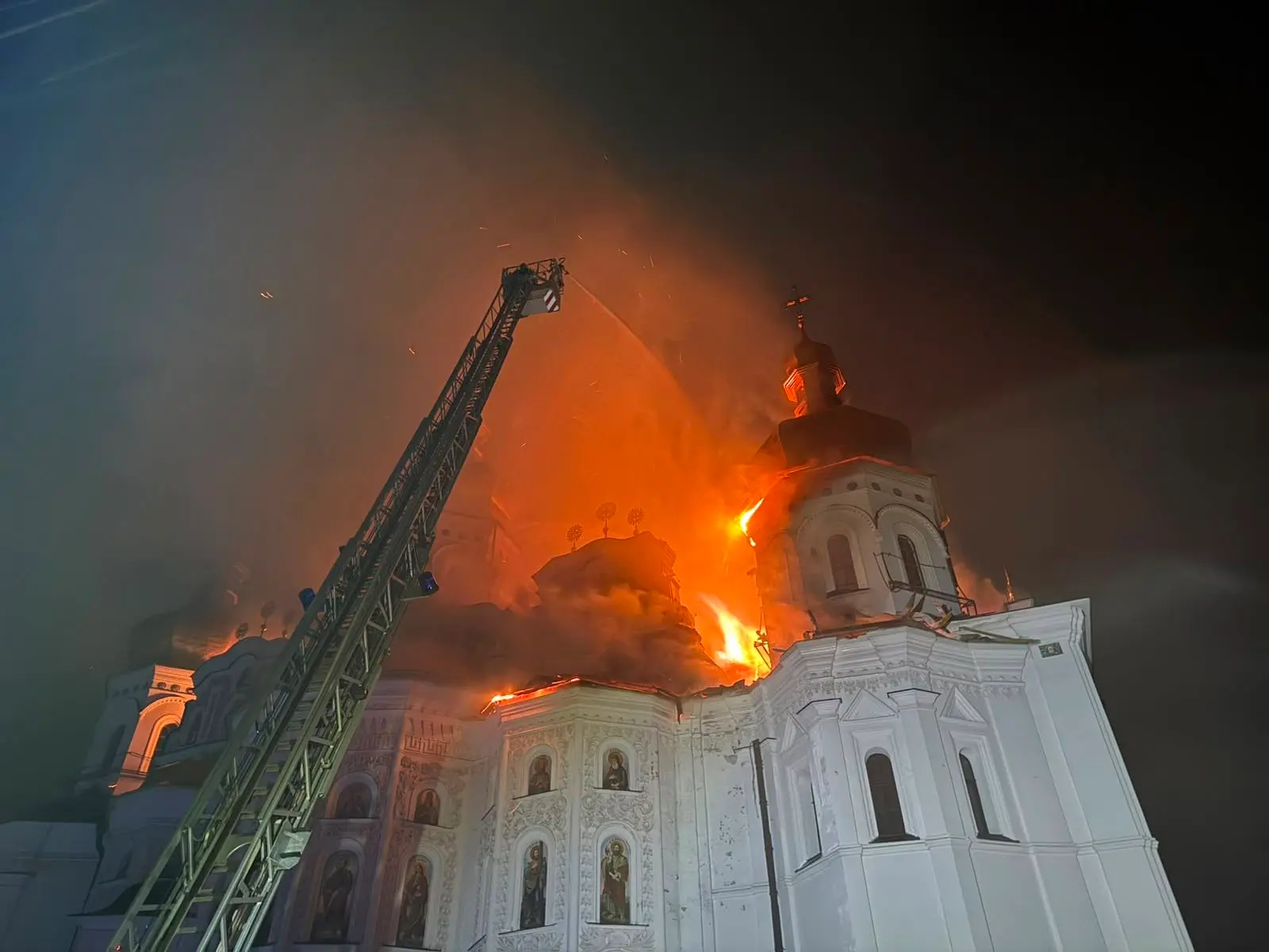Нацкомісія України у справах ЮНЕСКО вимагає термінового візиту експертів через удар по Києво-Печерській лаврі