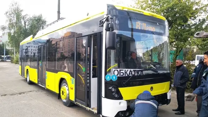 До Львова прибув перший із 50 нових тролейбусів Електрон. Фото
