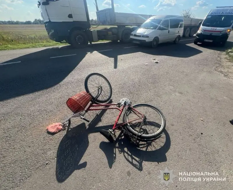 На трасі між Іванівцями та Жидачевом зіткнулися автомобіль Fiat Scudo та велосипед.