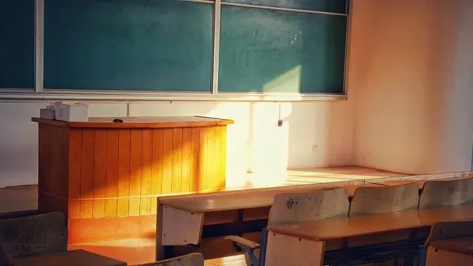 В Українських школах збирають підписи за заборону «Tik Tok»