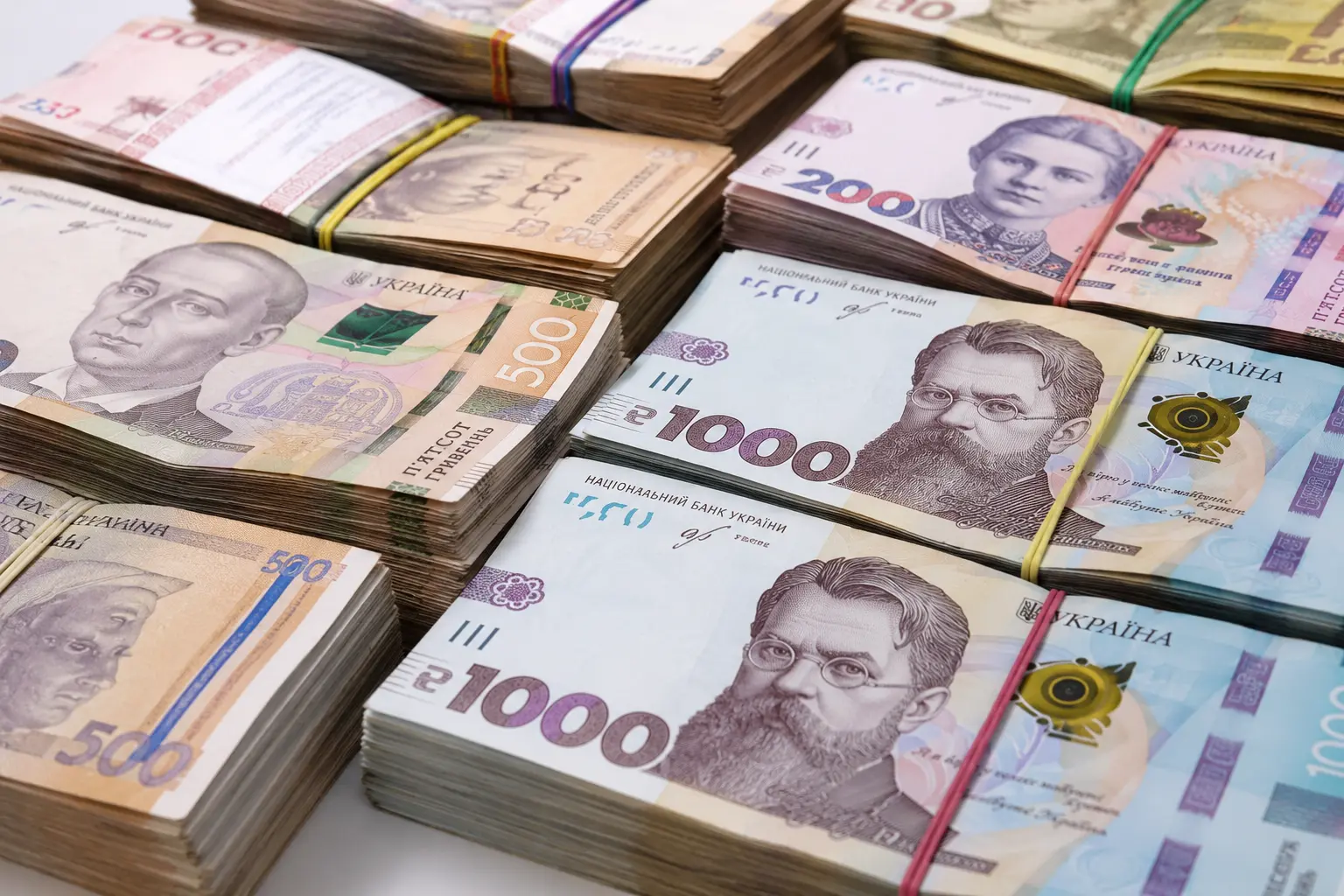 ФОПам та юрособам обмежать ліміти на перекази