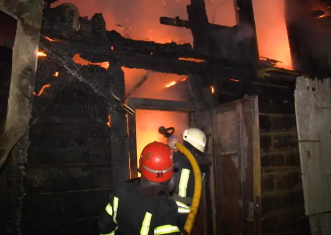 Львів'ян просять допомогти родині із Брюховичів, яка залишилася без даху над головою