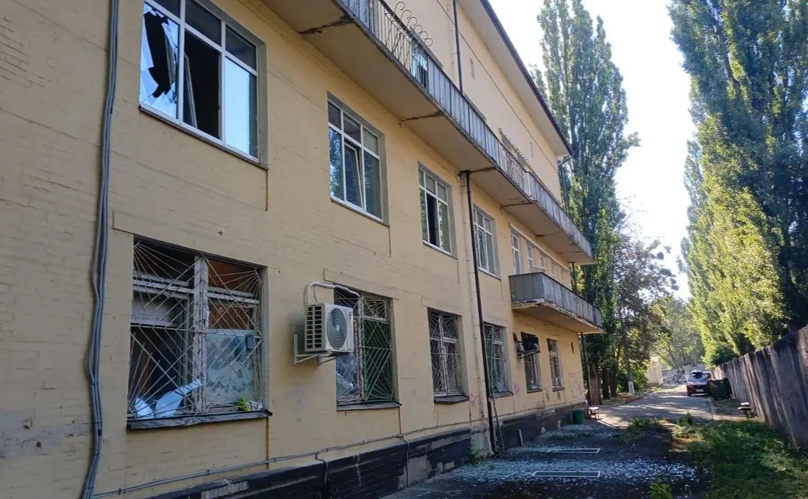 Після атаки в Солом’янському районі призупинили роботу дитячої лікарні: чи відновлять її