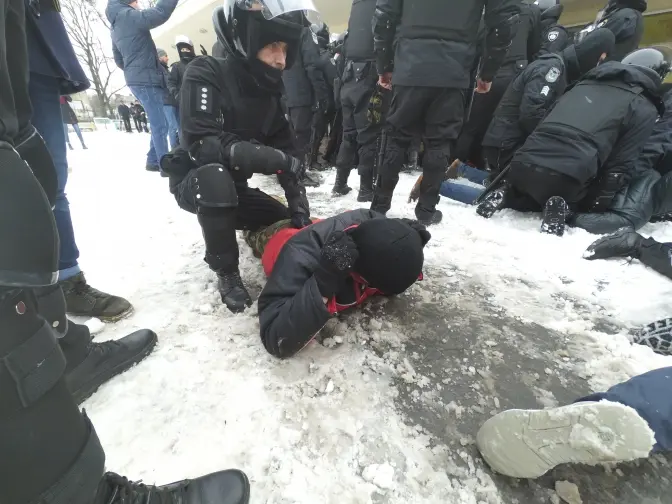 Під час пікету біля Львівського цирку сталися сутички, є затримані. Фото, відео