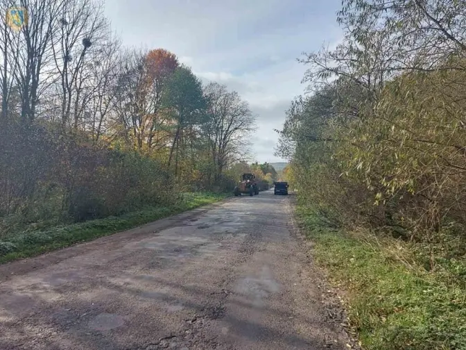 На Львівщині почали ремонт дороги до «Золотої підкови Львівщини»