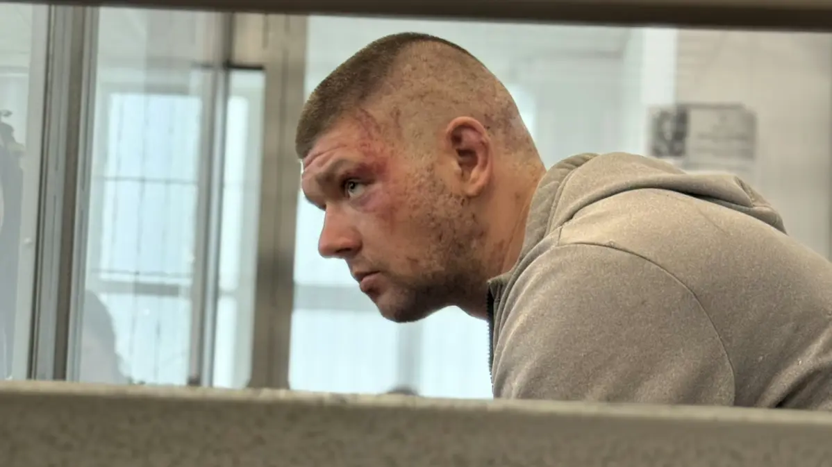 "Щиро кається": у Львові відбувся суд щодо 23-річного чоловіка за напад на поліцейського. Оновлено