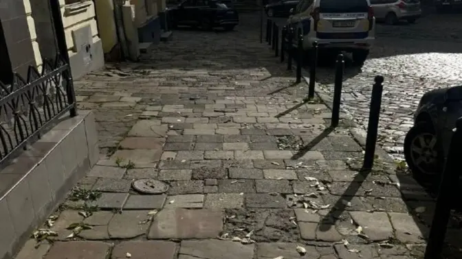 У Львові ремонтують аварійну ділянку в Галицькому районі: доки триватимуть роботи