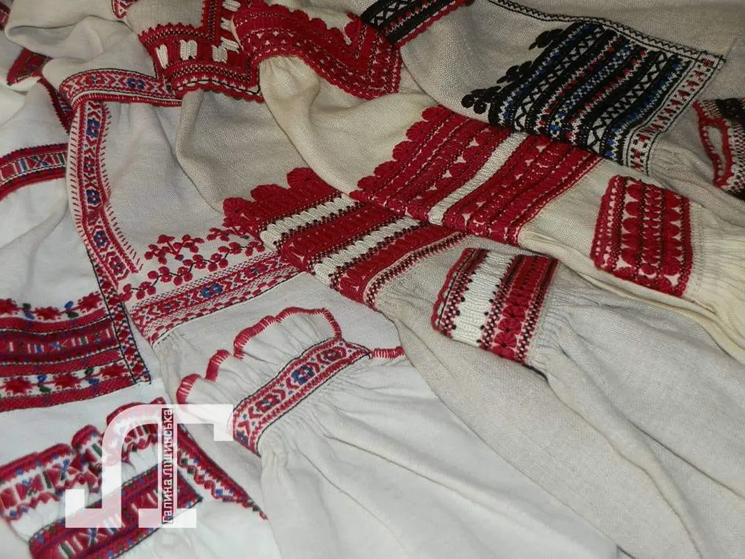 Давні вишивки мали монохронні візерунки / фото з аріхву майстрині