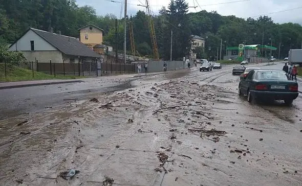 Чому знову «попливла» вулиця Стуса і хто за це відповідатиме