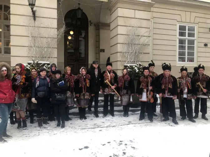 Як колядники з Верховини прощались у Львові із зимовими святами. Фото, відео